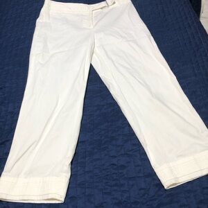 RQT White Wide-Leg capris, size 10-98% cotton 2% spandex- nice made pants